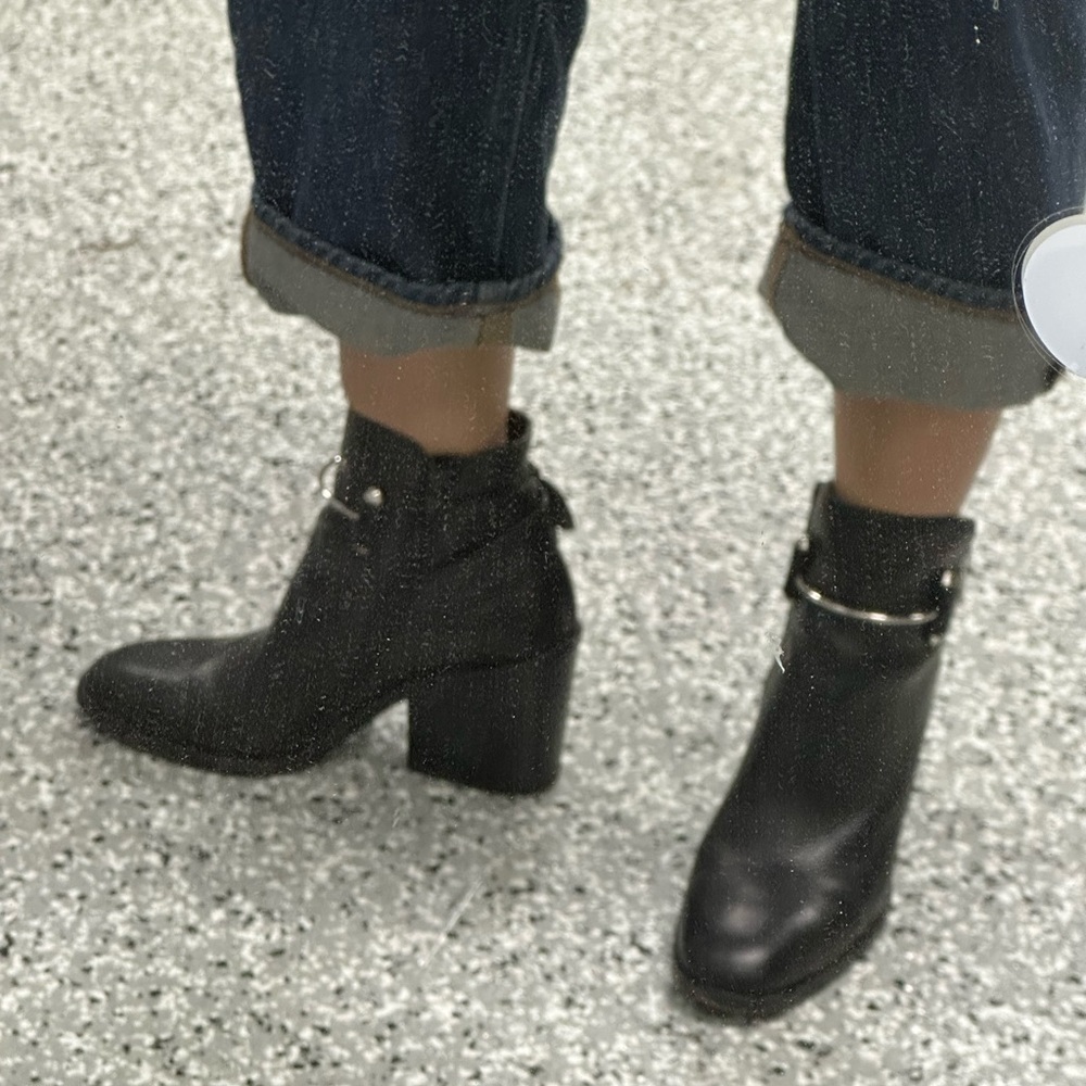 Balenciaga Stylish Black Ankle Boots for Women 38 - Picture 5 of 11